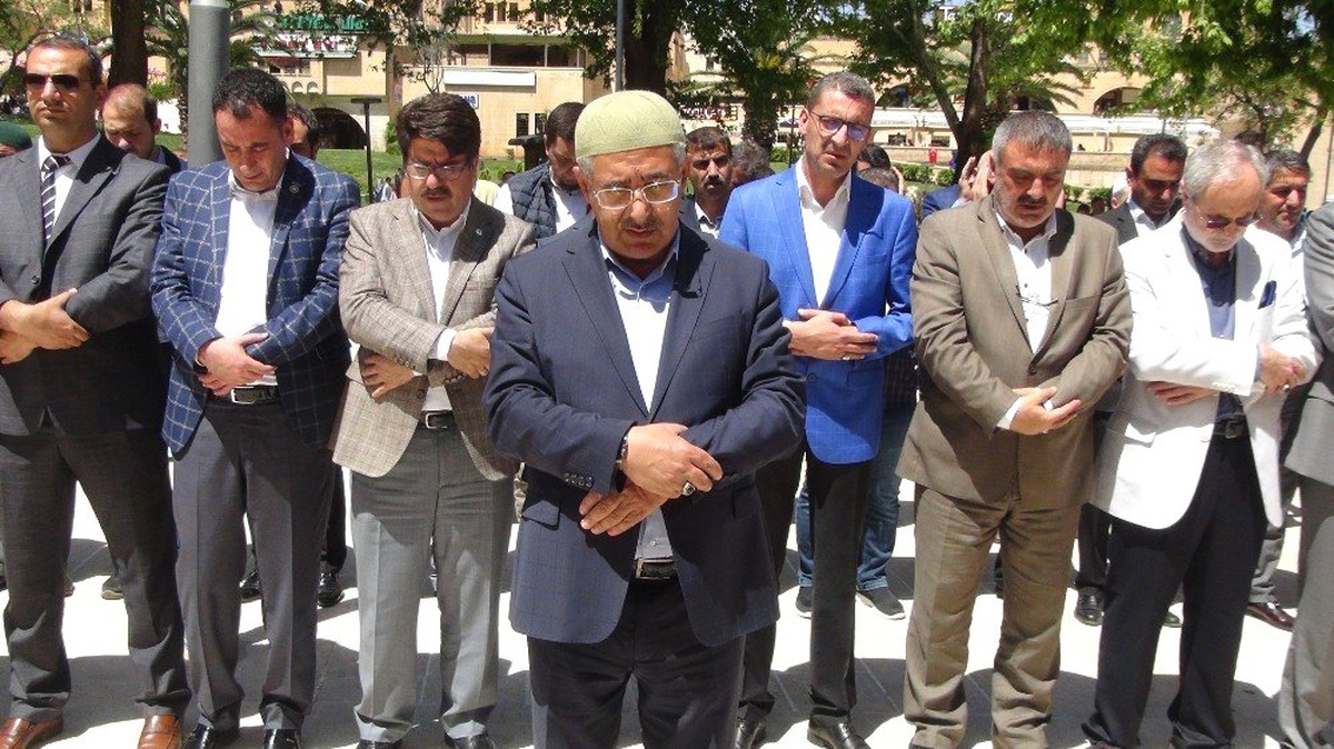 1 Mayıs\'ta Kazada Ölenler İçin Gıyabi Cenaze Namazı Kılındı