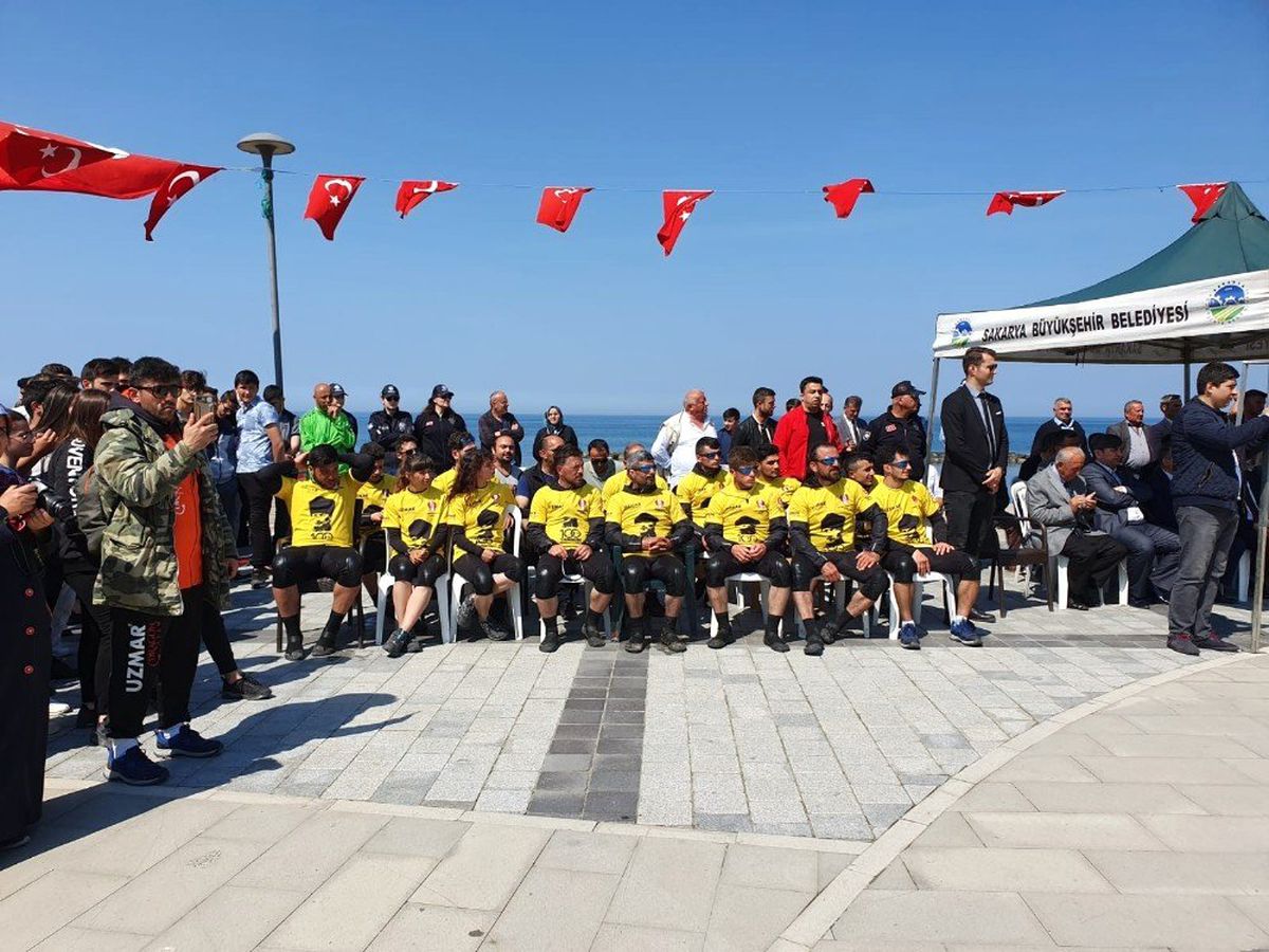 19 Gün Kürek Çekerek İstanbul\'dan Samsun\'a Gelecekler