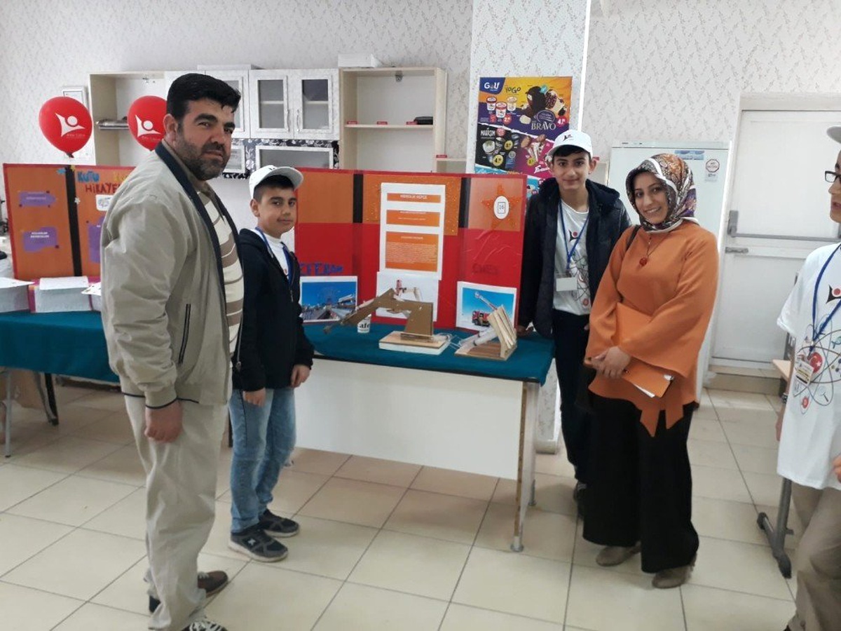 Ahlat\'ta Tübitak Bilim Fuarı