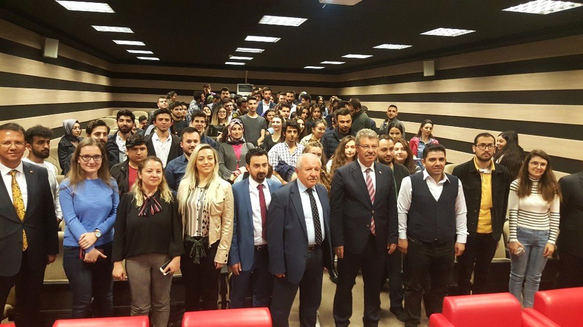 Başkan Akay Nny Üniversitesi Kariyer Günlerinin Konuğu Oldu