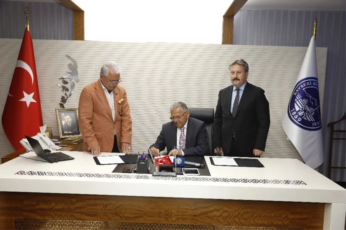 Başkan Büyükkılıç, Koleksiyoner Mehmet Akgül ile Protokol İmzaladı; Kayseri Müzeler Şehri Olacak