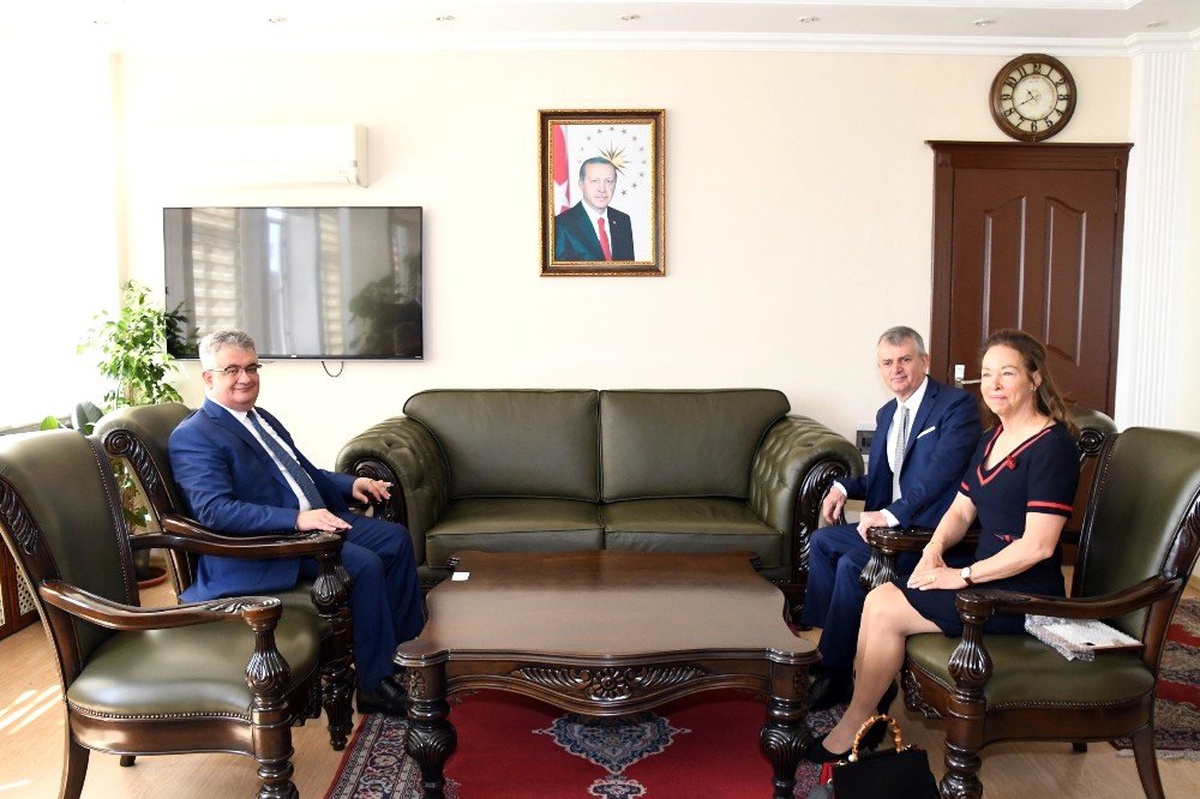 Büyükelçi Cooter, Vali Pekmez ile Bir Araya Geldi