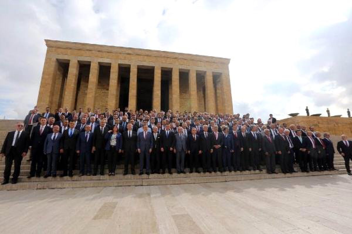 CHP\'li Belediye Başkanları Anıtkabir\'de