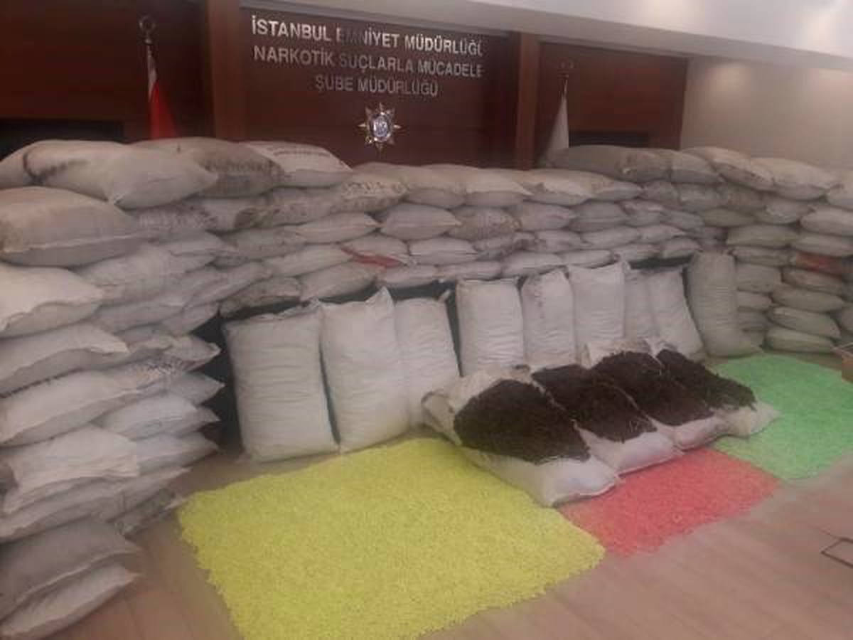 Çuvallardaki Hayvan Yemlerinin İçinden Uyuşturucu Çıktı