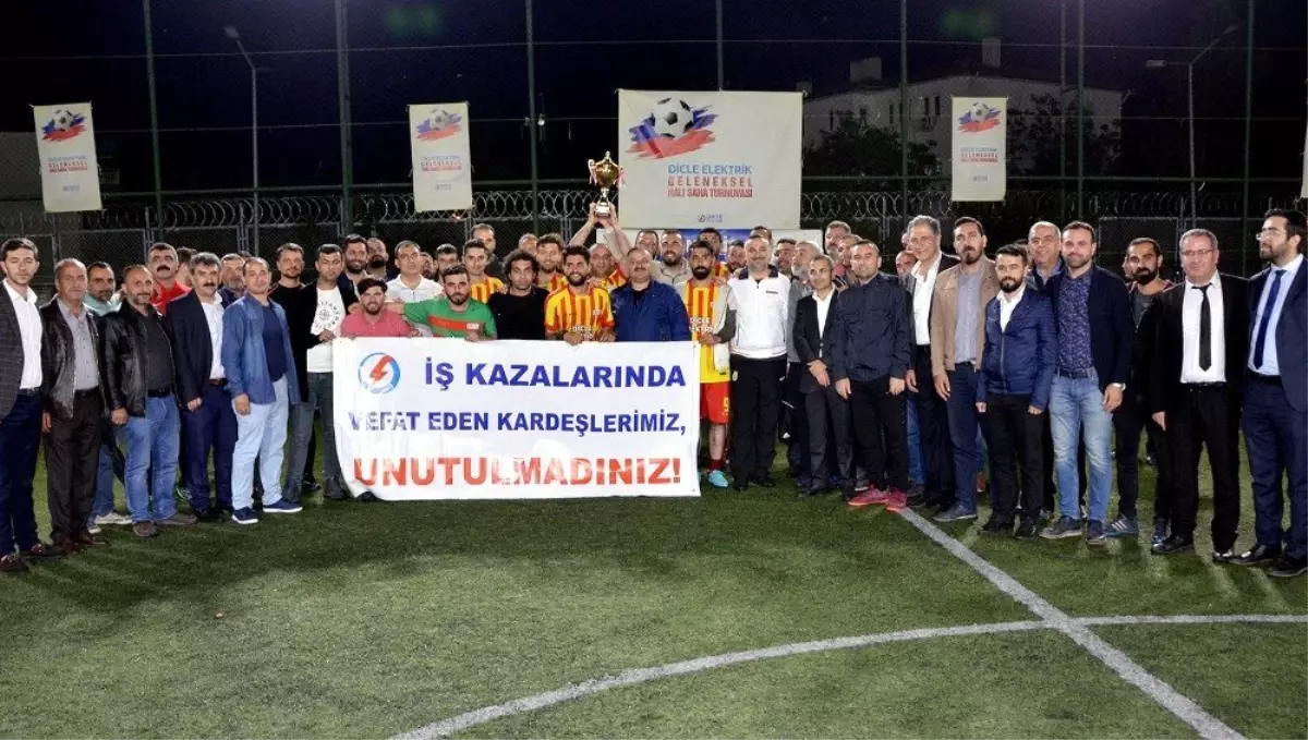Dicle Elektrik Halı Saha Futbol Turnuvasında Şampiyon Şırnak Oldu