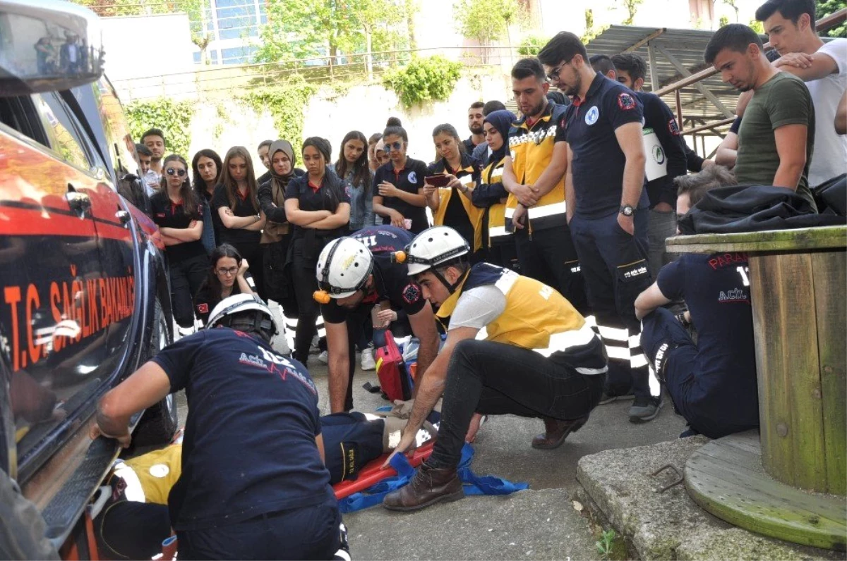 Düzce Üniversitesi Öğrencilerine Ambulans Operasyonları Eğitimi Verildi