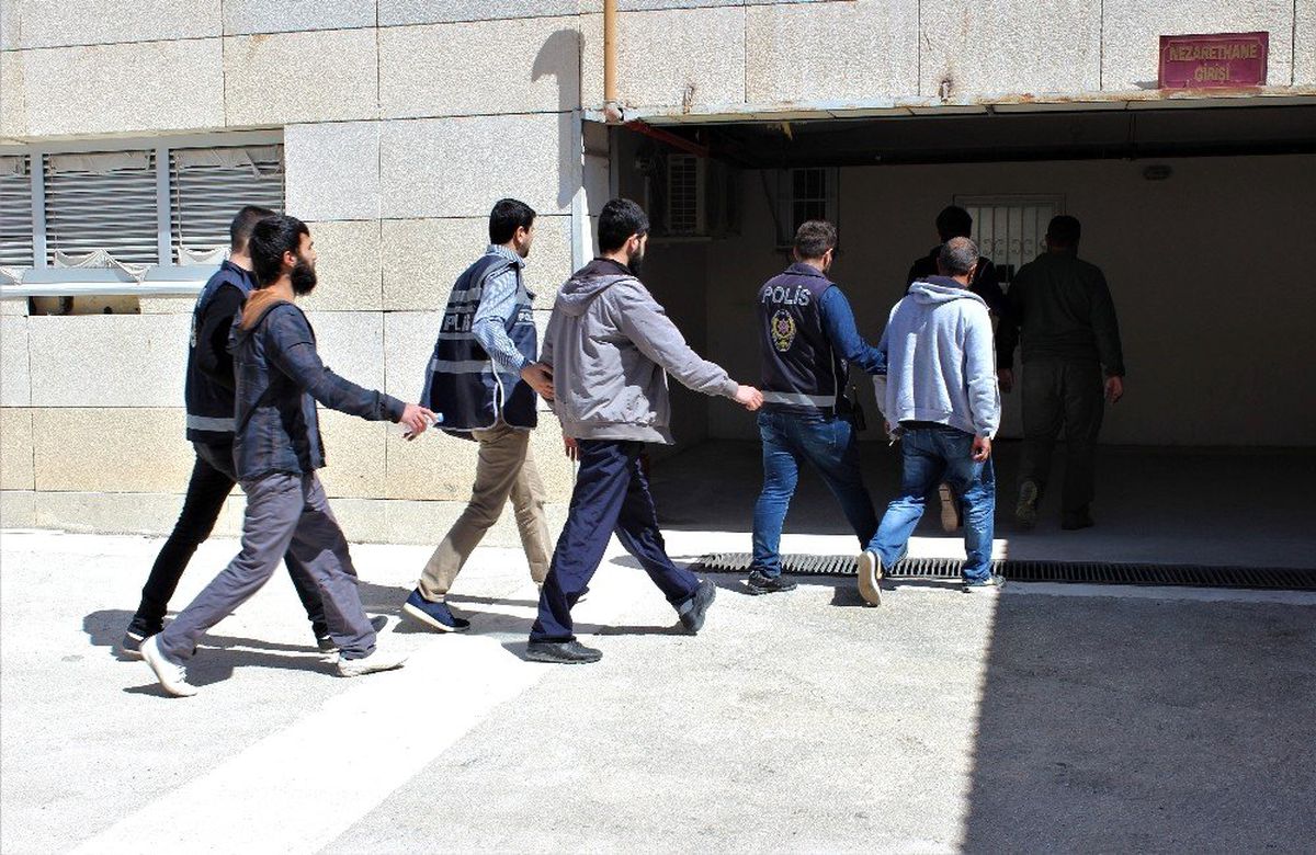 Elazığ\'da El Kaide Operasyonu: 5 Şüpheli Adliyeye Sevk Edildi