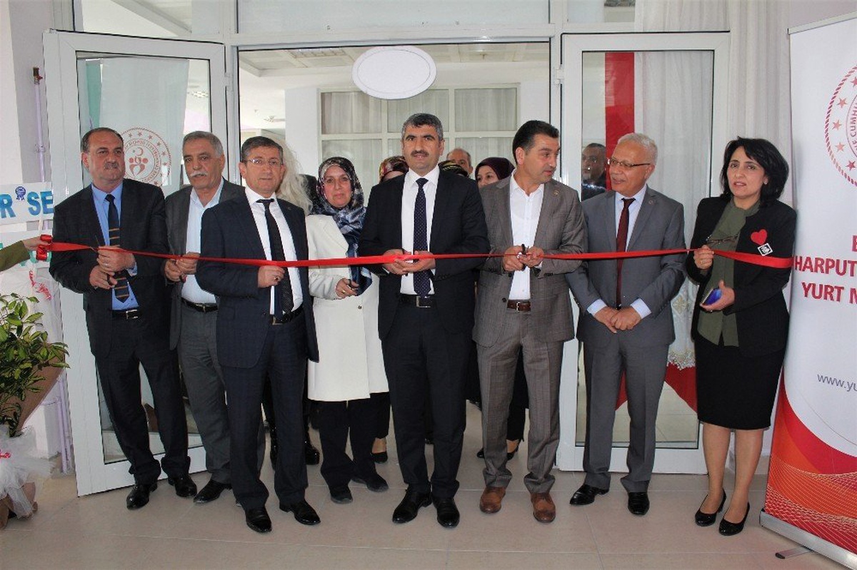 Elazığ\'da "Kyk Kültür Sanat Sokağı " Sergisi Açıldı