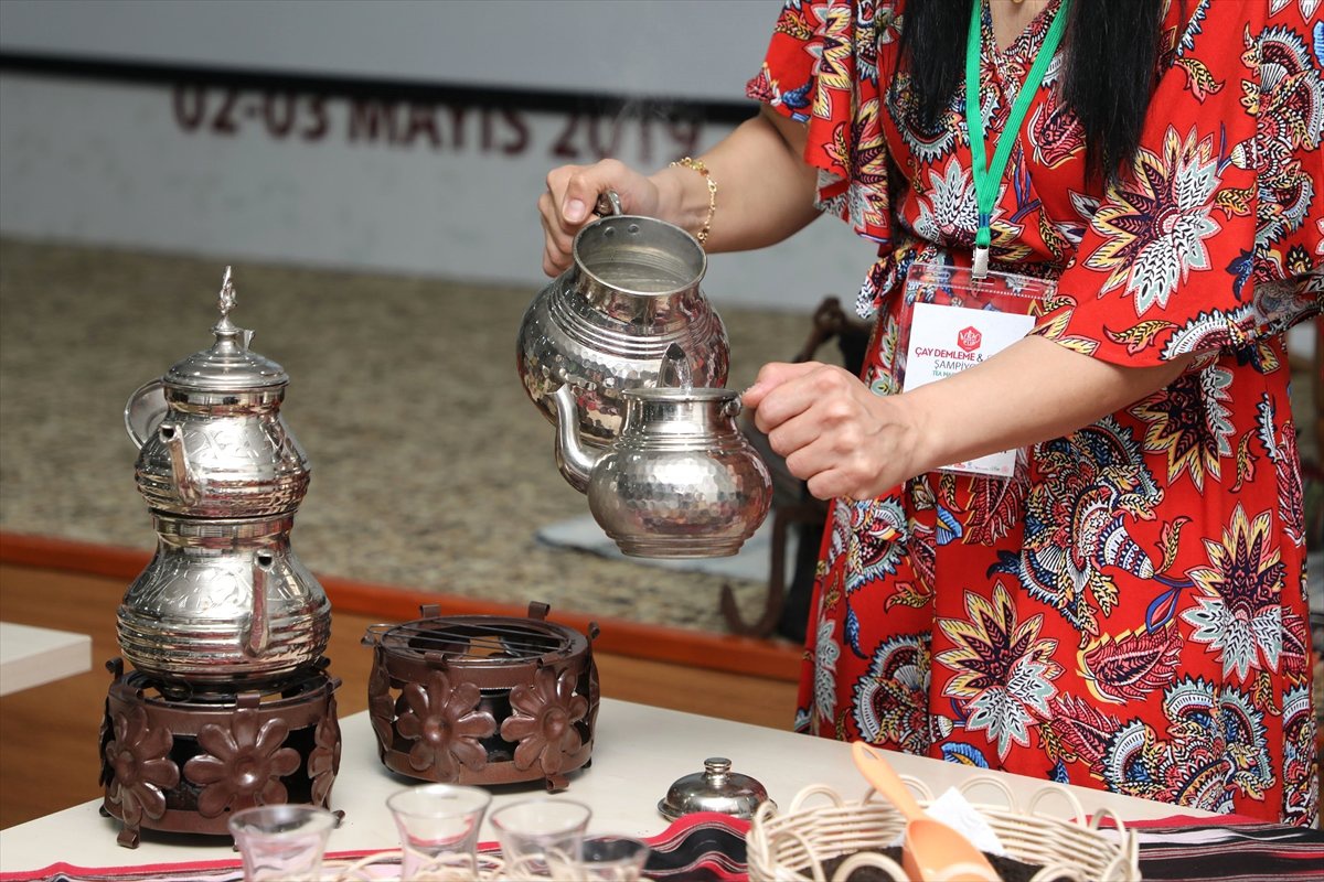 En İyi Çayı Demlemek ve Sunmak İçin Yarıştılar