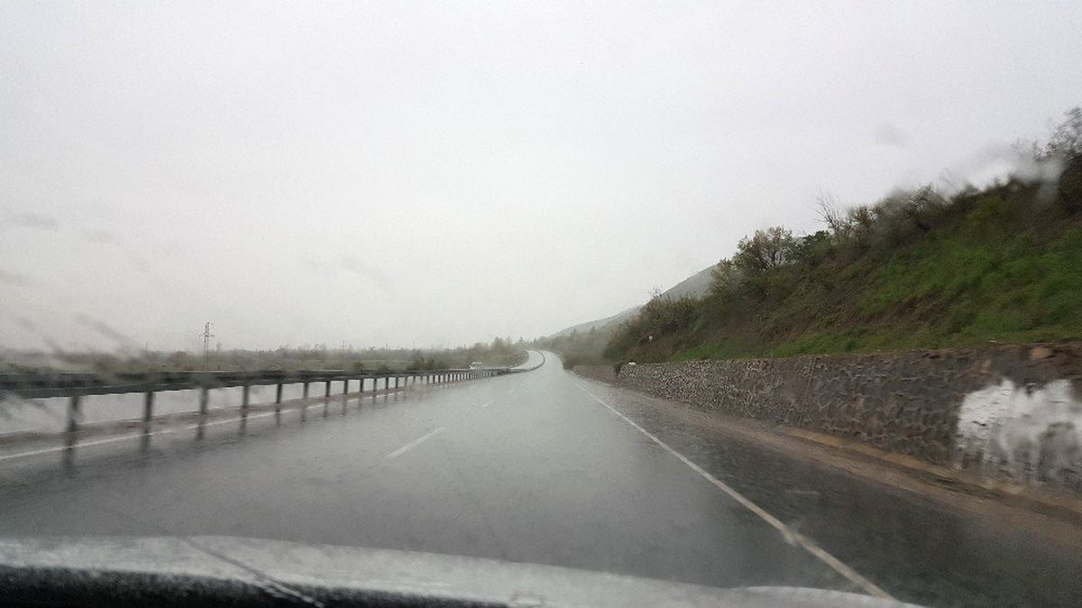 Erzincan\'da Sağanak Sele Dönüştü