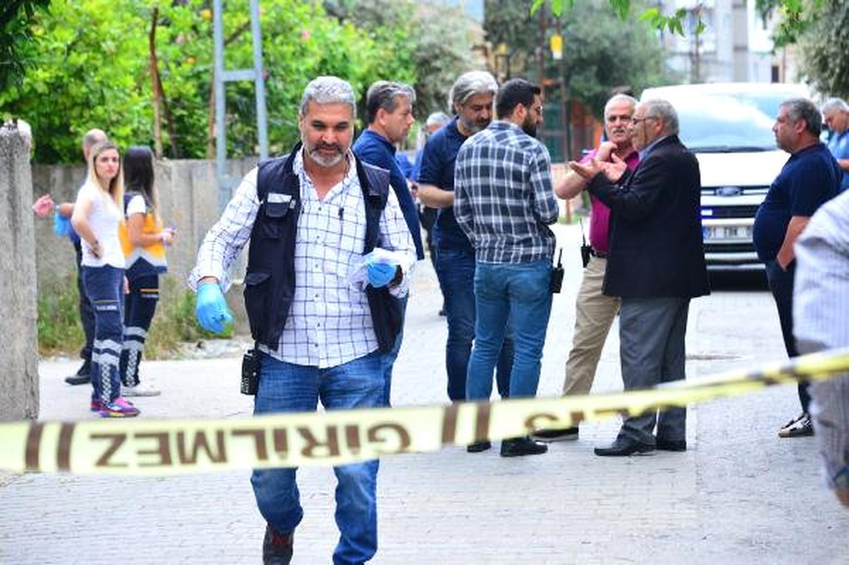 Eski Eşini Bacaklarından Vurup, İntihar Girişiminde Bulundu