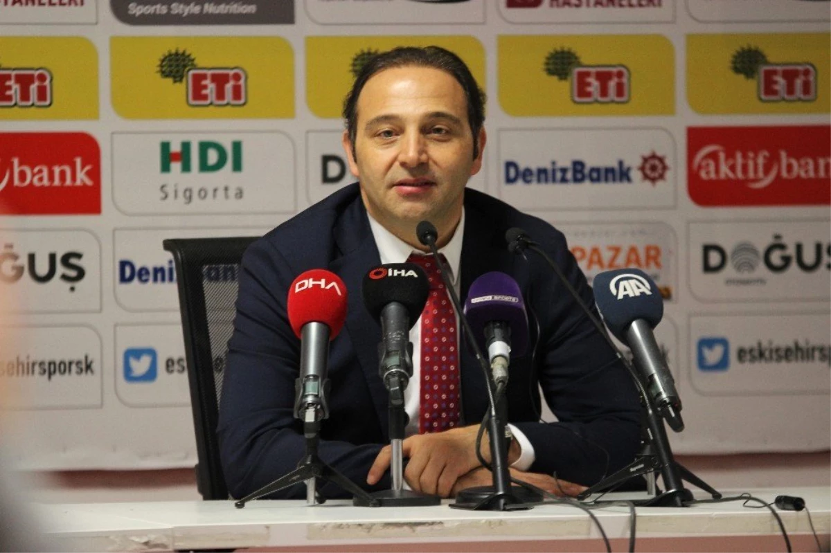 Fuat Çapa: "Eskişehirspor\'a Bugün Nefes Aldıran Kuvvet Gençleri ve Taraftarıdır"