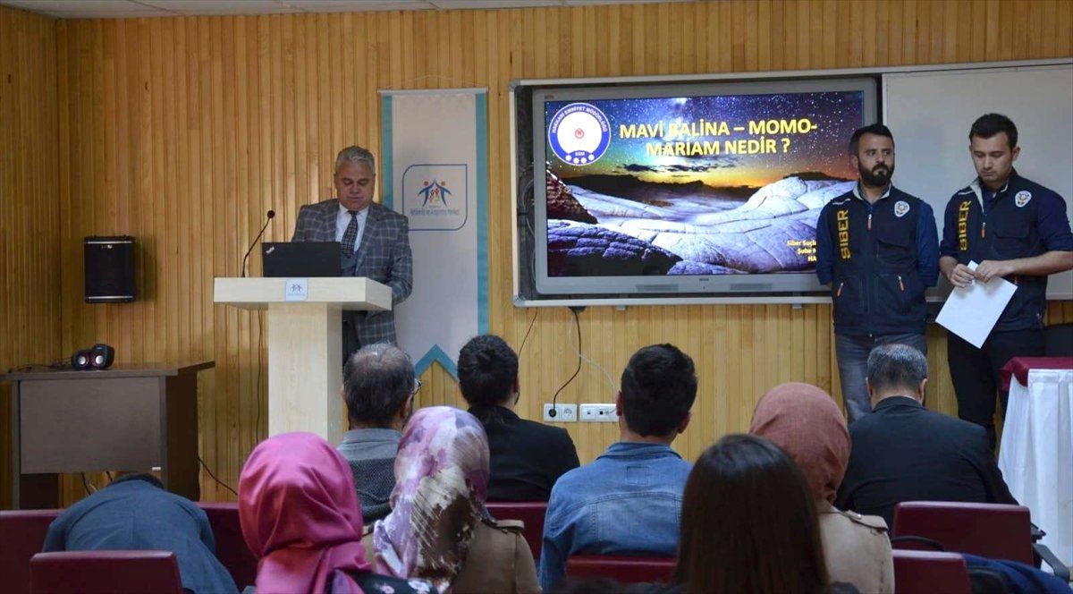 Hakkari\'de Öğretmenlere "Siber Tehditlerle Mücadele" Semineri