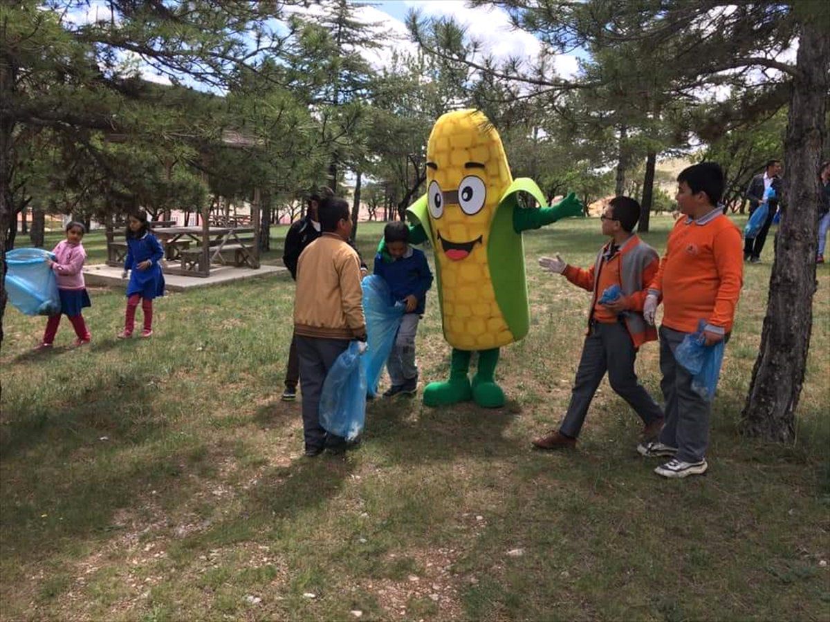 Hatıra Ormanında Çevre Temizliği Yapıldı