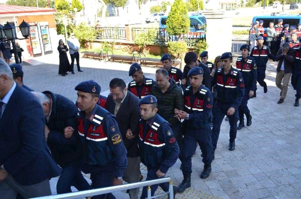 Hazine Arazilerini Talan Ettiği İddiasıyla 17 Şüpheli Adliyede