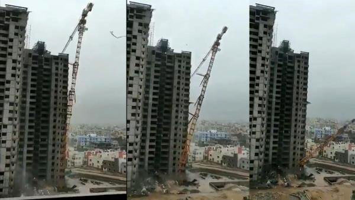 Hindistan\'da Kasırga, Vinci Binaların Üzerine Devirdi