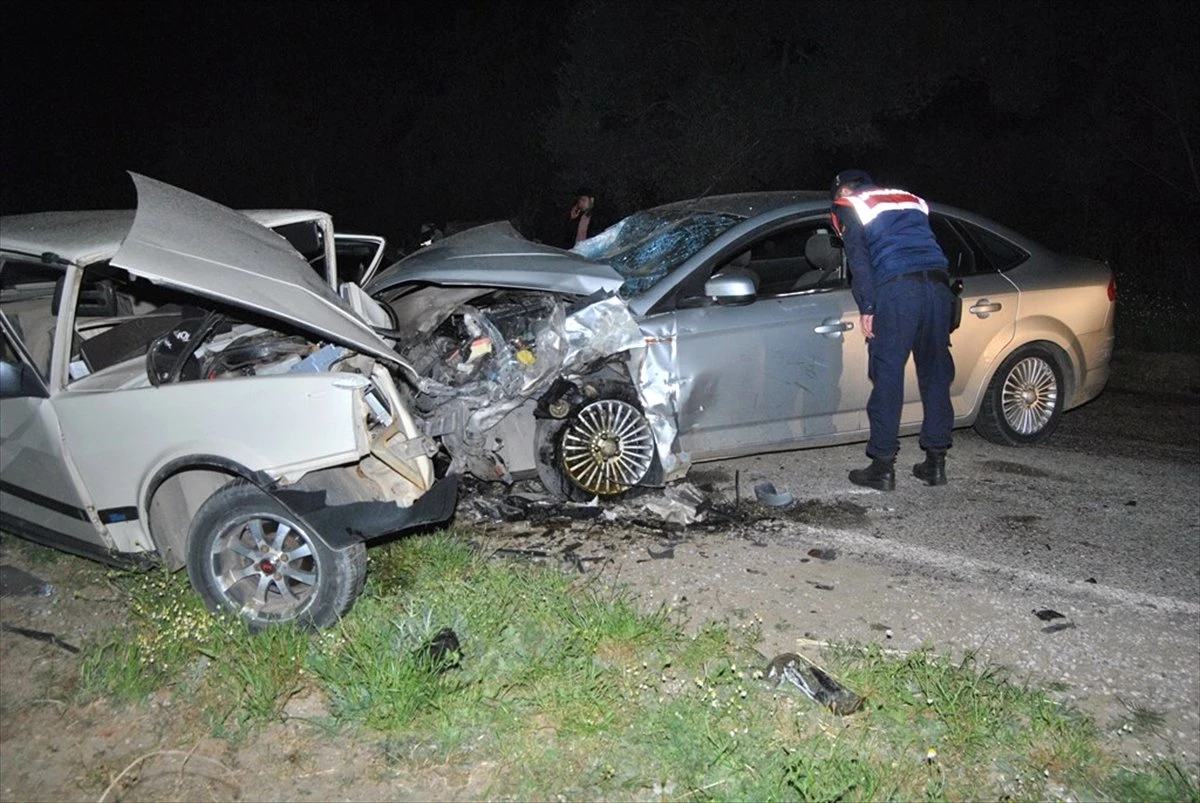 İzmir\'de Trafik Kazası: 1 Ölü, 3 Yaralı