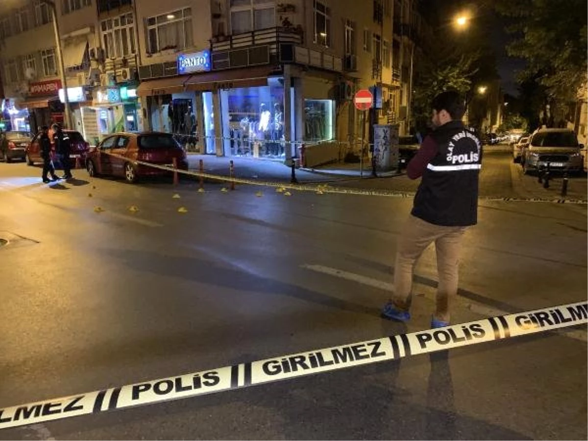 Kadıköy\'de Önce Bir İş Yerine Sonra Polislere Ateş Açtılar: 2 Yaralı