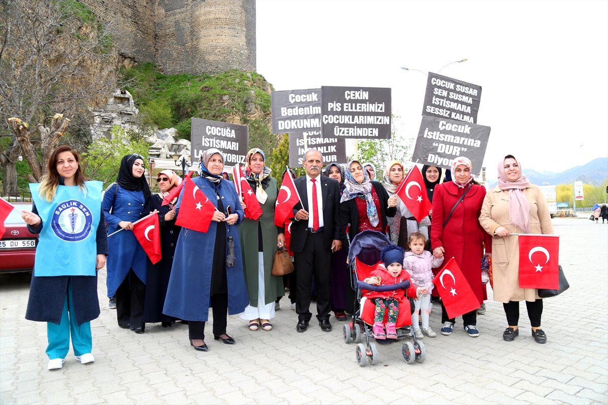 Kadınlardan Çocuk İstismarı ve Kadına Şiddete Protesto