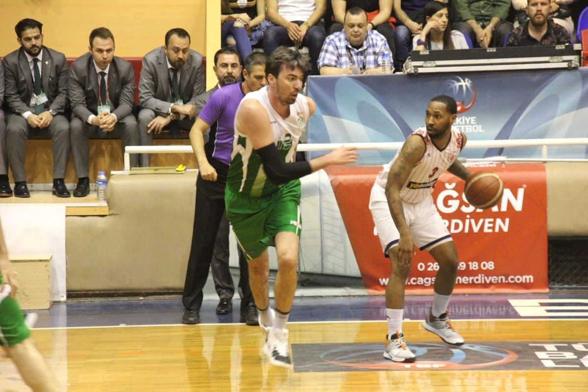 Karesispor Son Maçına Çıkıyor