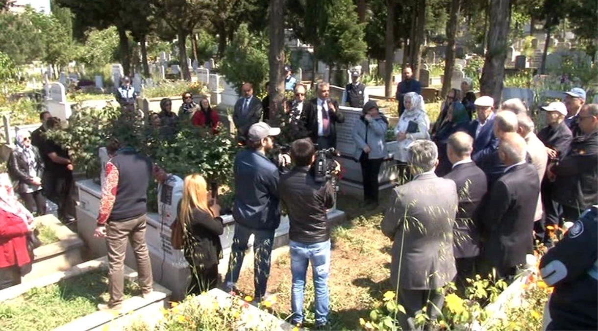 Kartal Belediyesi Hüseyin Kabacıoğlu\'nu Mezarı Başında Andı