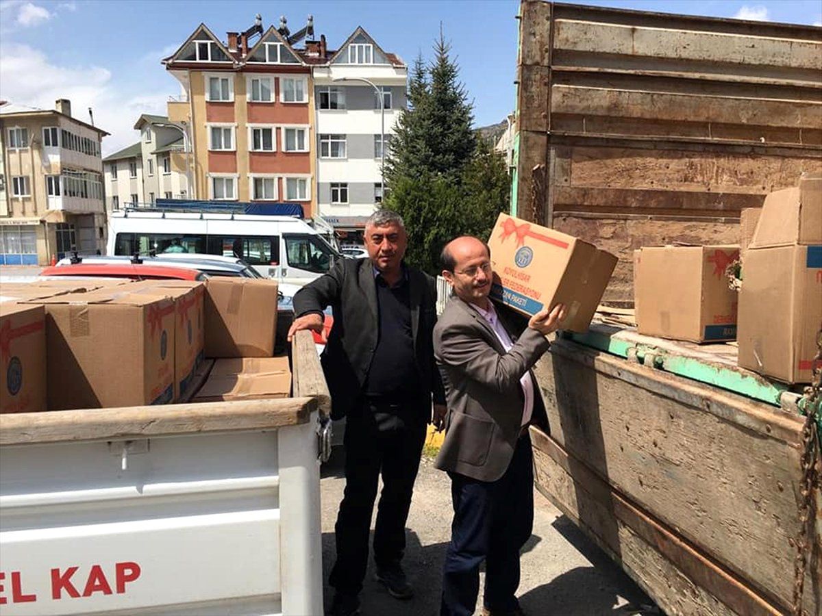 Koyulhisar\'da İhtiyaç Sahiplerine Ramazan Yardımı