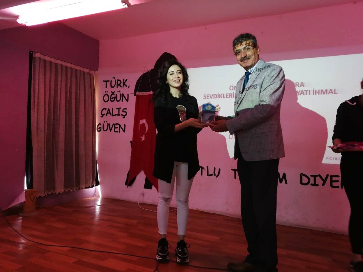 Lise Öğrencilerine \'Aile İçi İletişim ve İnternet Bağımlılığı\' Semineri