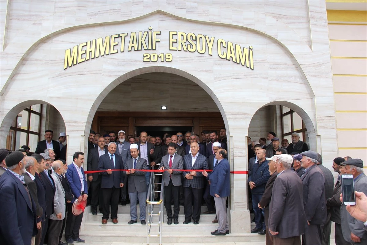 Mehmet Akif Ersoy Camisi İbadete Açıldı