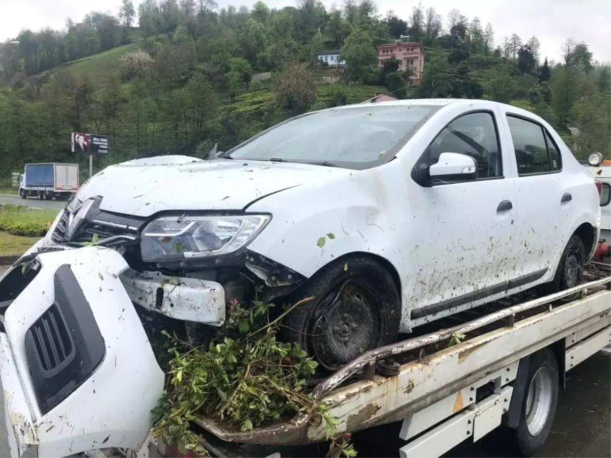 MHP Myk Üyeleri Rize\'de Kaza Yaptı: 3 Yaralı