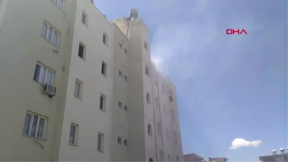 Osmaniye Apartmandaki Yangınında, Üst Katlarda Mahsur Kalanlar Kurtarıldı