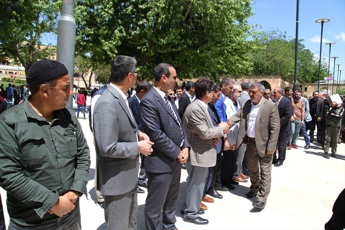 Şanlıurfa\'da İşçileri Taşıyan Midibüsün Devrilmesi