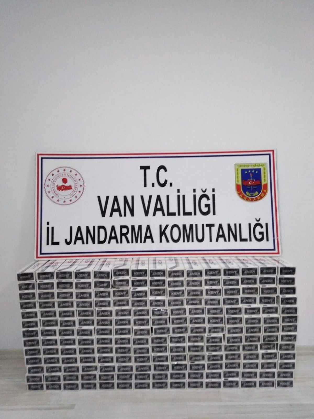 Saray\'da Bin 960 Paket Kaçak Sigara Ele Geçirildi
