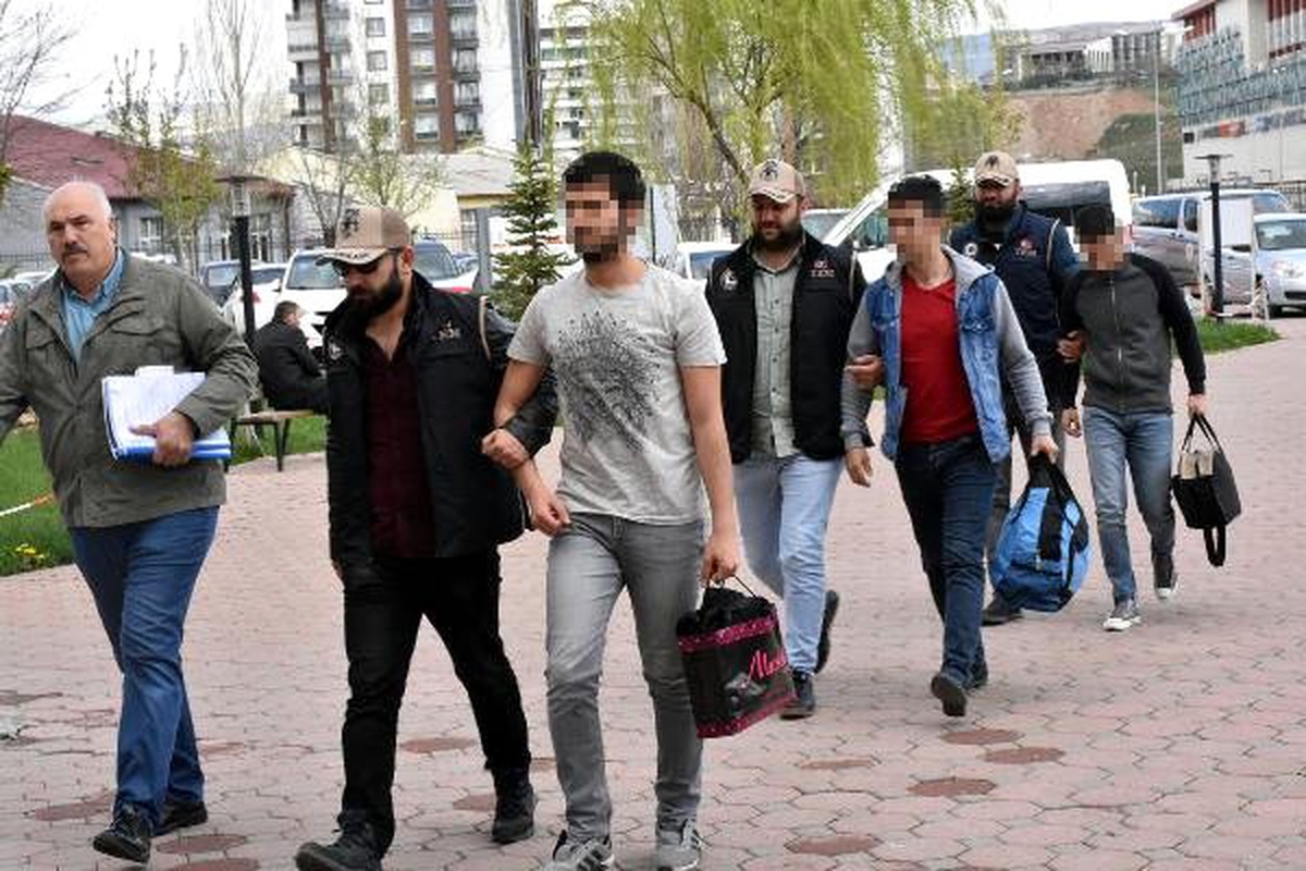 Sivas\'taki Fetö Operasyonunda 3 Şüpheli Daha Adliyeye Sevk Edildi