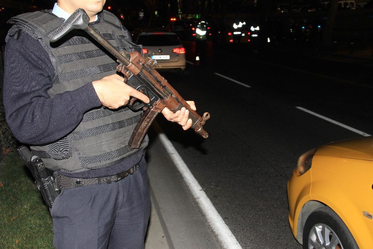 Sokak" Operasyonlarında 20 Kilo Uyuşturucu Ele Geçirildi