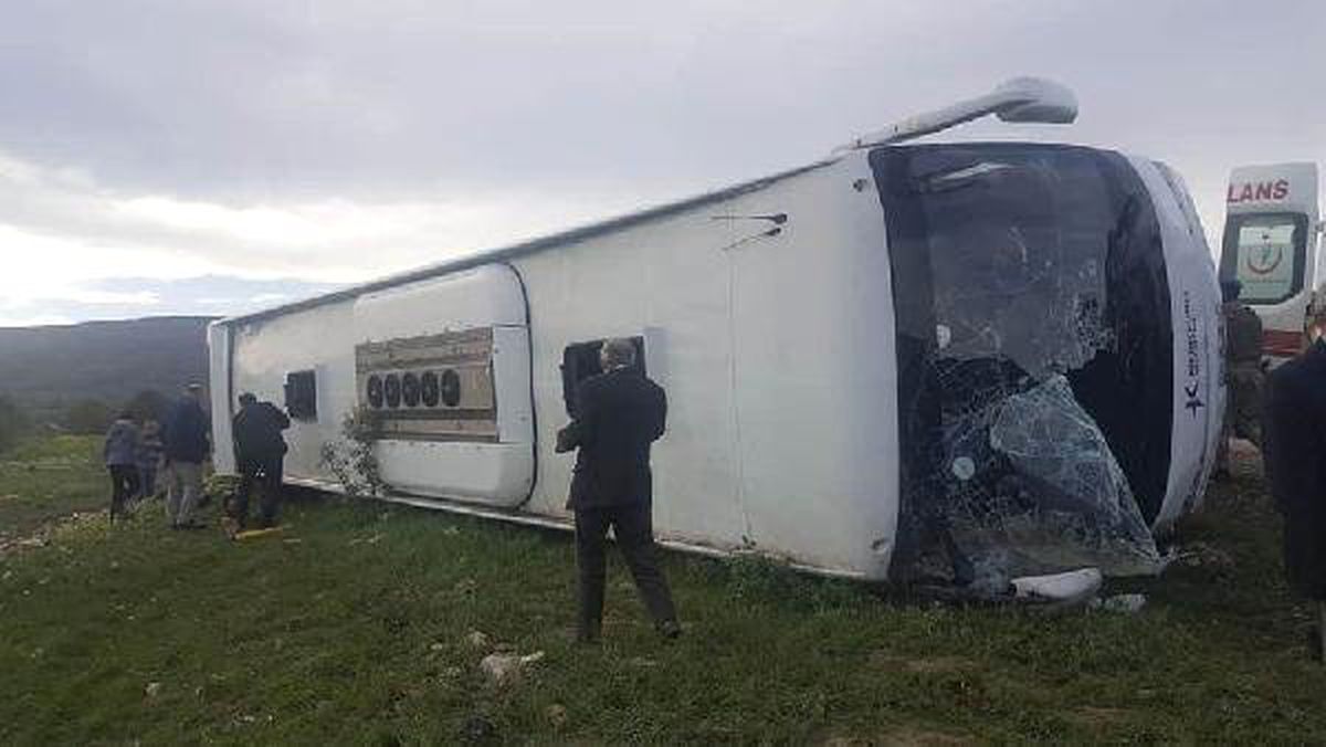 Tokat\'ta Otobüs Devrildi; Yaralılar Var (1)