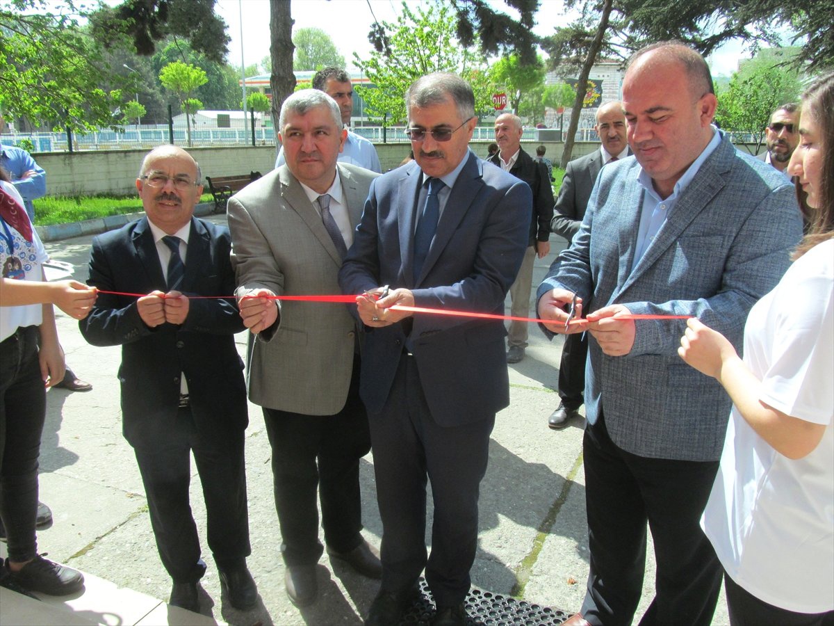 Turhal\'da 4006 Tübitak Bilim Fuarı Açıldı