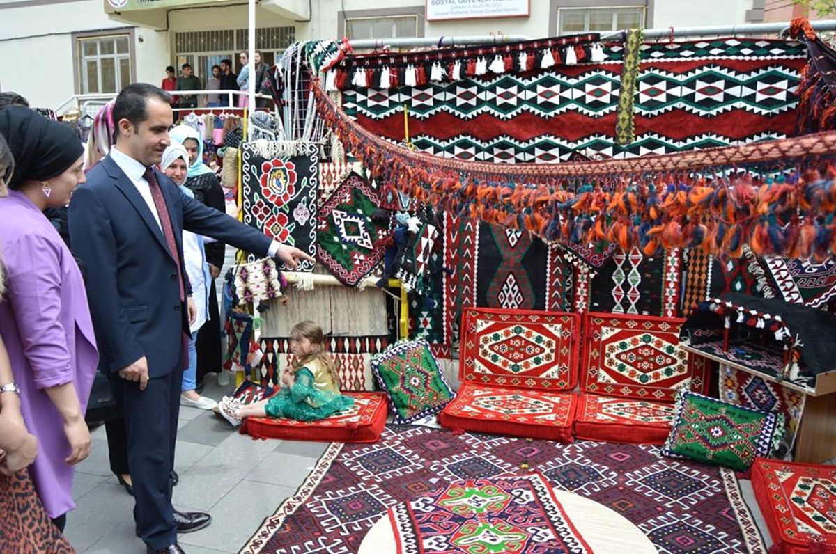 Uludere\'de El Sanatları Sergisi Açıldı
