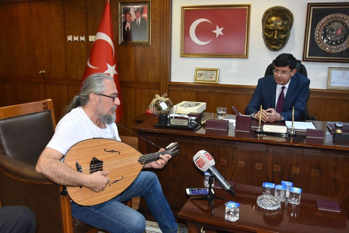 Usta Sanatçıdan Başkan Özcan\'a Ziyaret