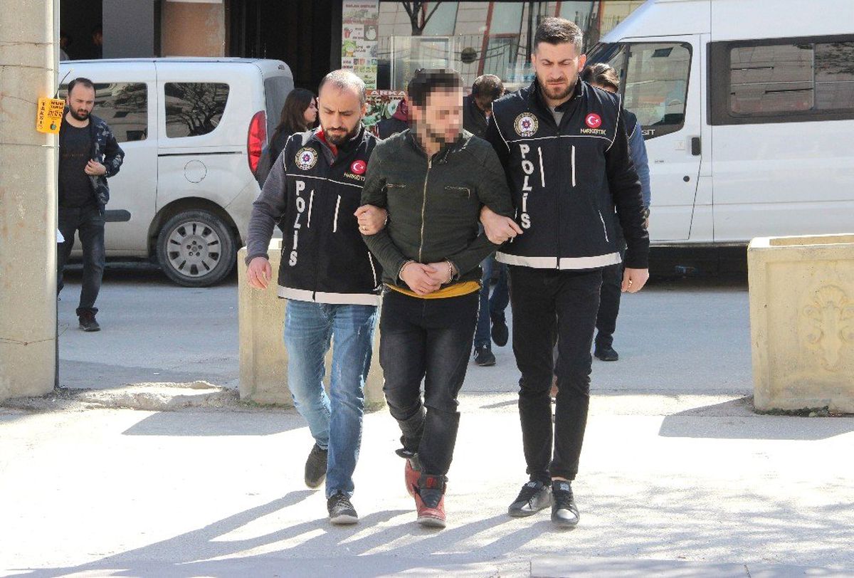 Uyuşturucu Satıcıları Adliyede