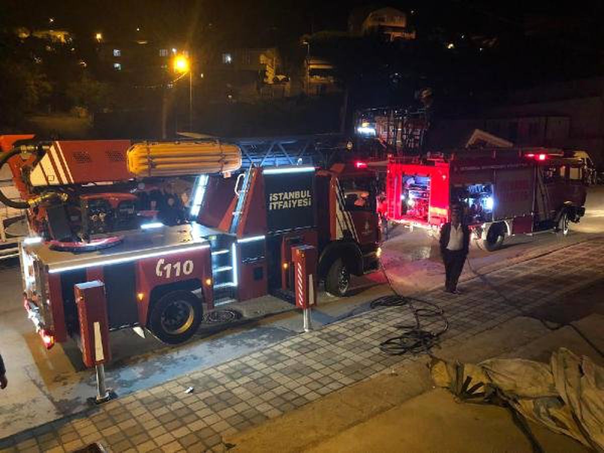 Yangında Mahsur Kalan Anne, Baba ve 2 Aylık Bebeği İtfaiye Kurtardı