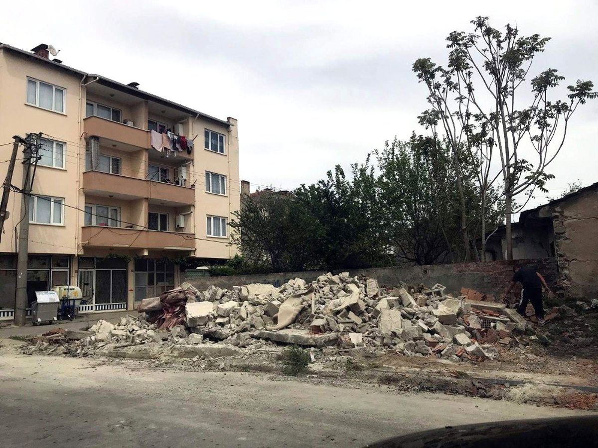 Yenişehir\'de Metruk Binalar Yıkılıyor