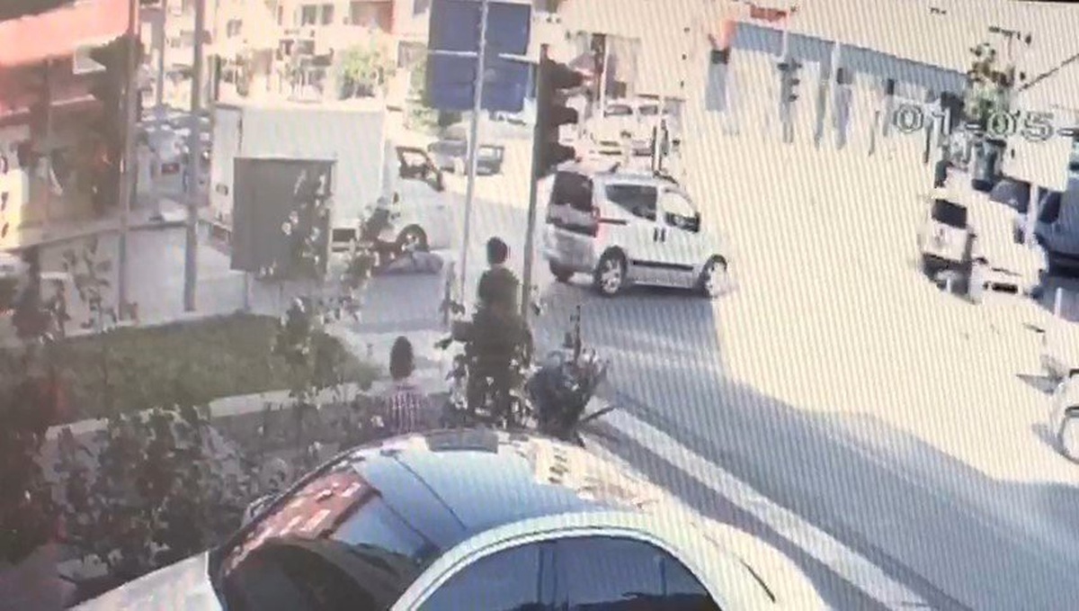 Yolun Karşına Geçmek İsterken Kamyonet Çarptı