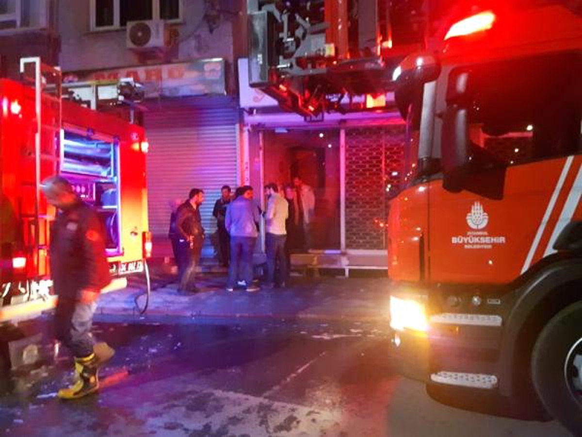 Zeytinburnu\'nda Müzik Aletleri Satan İş Yerinde Yangın