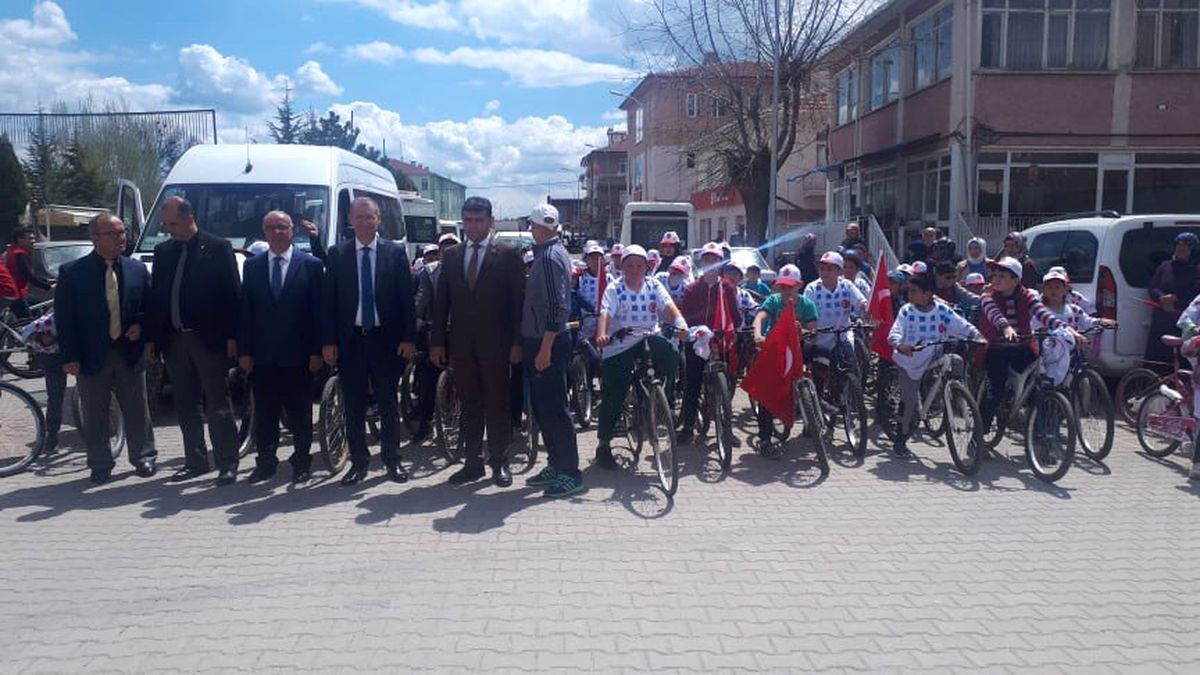 Aslanapa\'da Bisiklet ve Bahar Şenliği Etkinliği