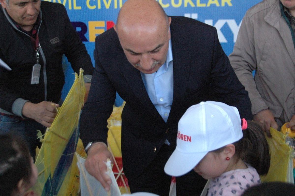 Başkent\'te Uçurtmalar Göğü Renklendirdi