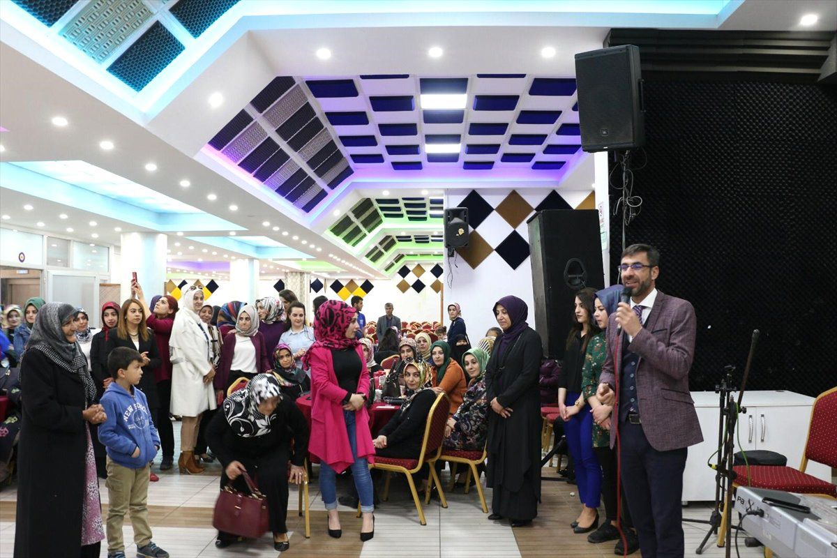Bitlis Belediyesi "Kadınlar Matinesi" Düzenledi