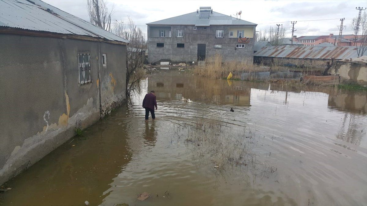 Bulanık\'ta Şiddetli Yağış
