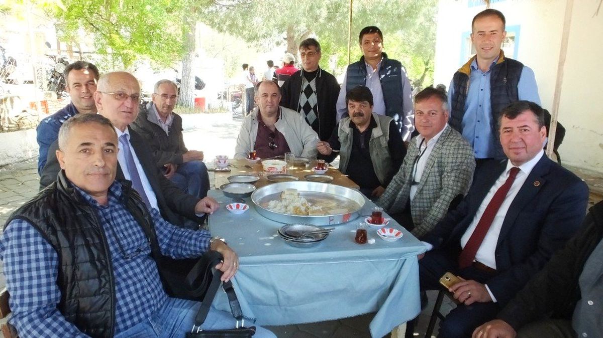 Burhaniye\'de Çiftçi Hayrına Yoğun İlgi