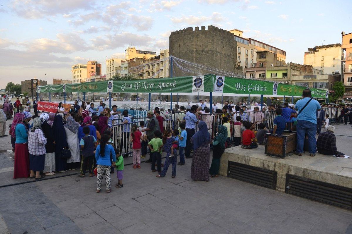 Diyarbakır\'ın Dört Ayrı Merkezinde İftar Çadırı