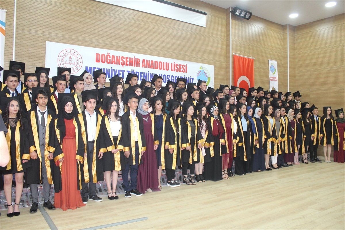 Doğanşehir Anadolu Lisesi\'nden Mezuniyet Töreni